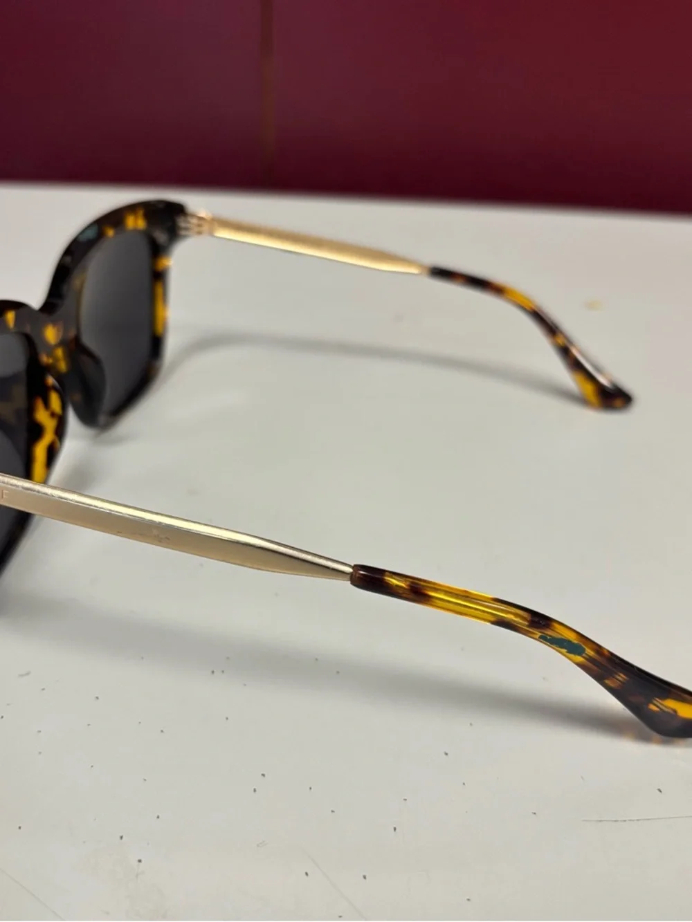 DIFF Bella Polarized Oversized Square Sunglasses - Picture 4 of 6